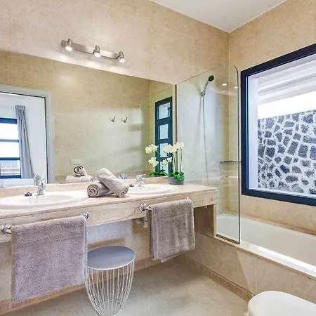 Vila Homu Bianca Fantastica Con Piscina Privad
