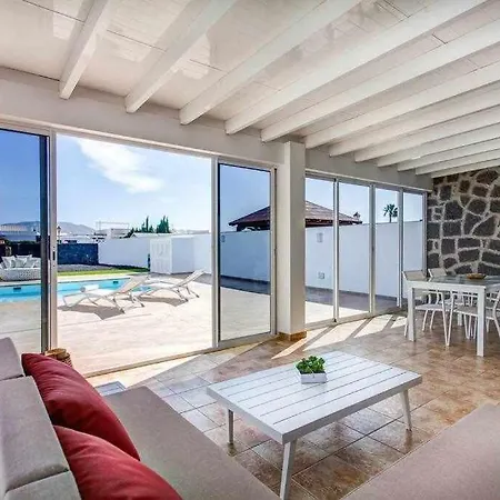 Vila Homu Bianca Fantastica Con Piscina Privad