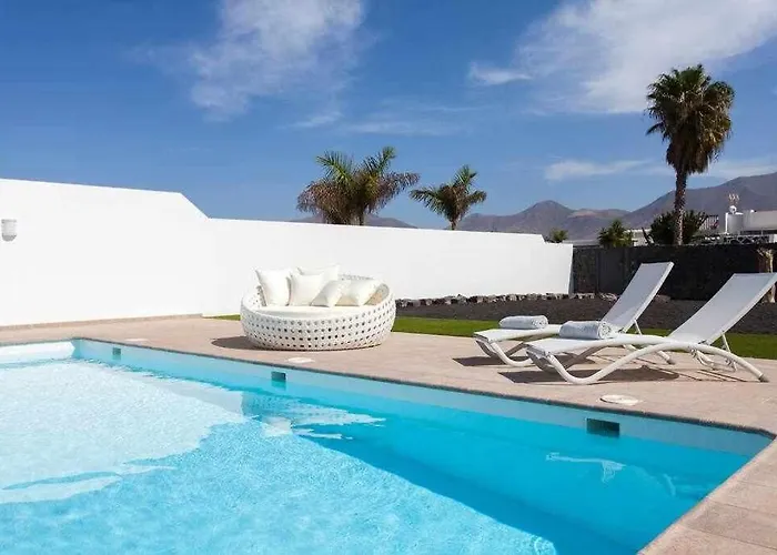 Homu Bianca Fantástica Con Piscina Privada